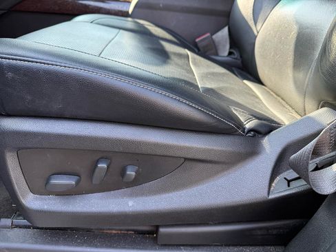 Used 2018 GMC Yukon SLT w/ Premium Edition image 7