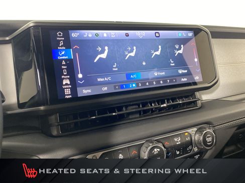 Used 2025 Jeep Wrangler Unlimited Sahara AWD/4WD image 6