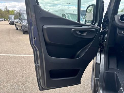 New 2025 Mercedes-Benz Sprinter 2500 image 10