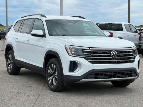 Used 2024 Volkswagen Atlas SE AWD/4WD image 44