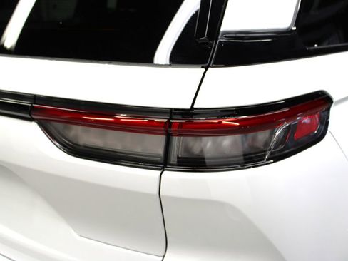 New 2025 Jeep Grand Cherokee Altitude image 38