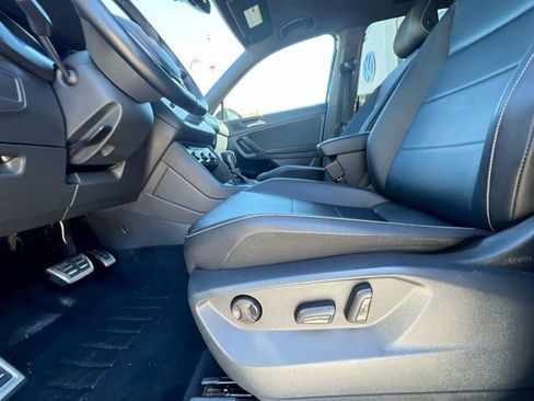 Certified 2021 Volkswagen Tiguan SE R-Line image 12