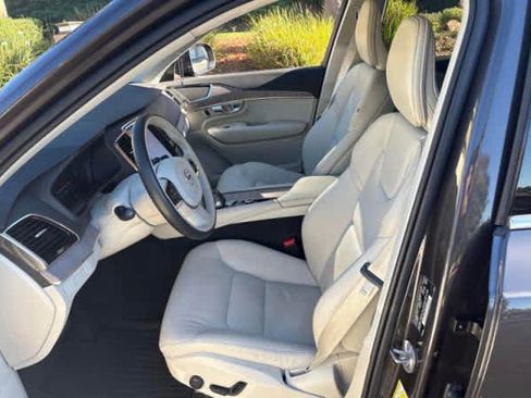 Used 2024 Volvo XC90 T8 Plus w/ Protection Package Premier image 4