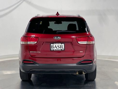 Used 2018 Kia Sorento AWD image 12