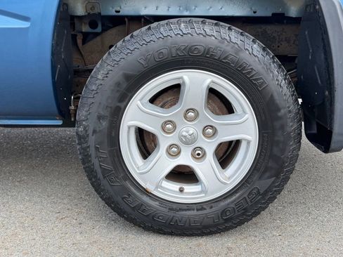 Used 2006 Dodge Dakota SLT w/ Sport Appearance Group AWD/4WD image 11