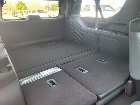 New 2026 GMC Yukon XL AT4 AWD/4WD image 15