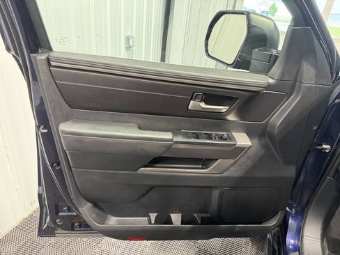 Used 2023 Toyota Tundra SR5 w/ SR5 Convenience Package AWD/4WD image 5