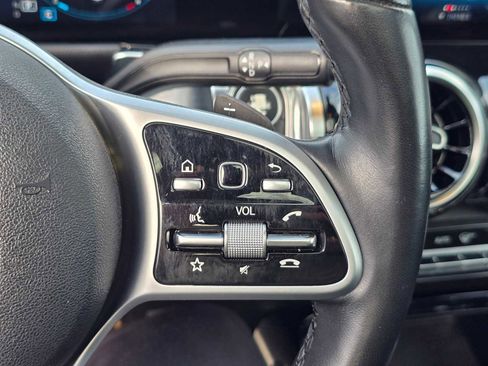 Used 2020 Mercedes-Benz GLB 250 4MATIC image 34