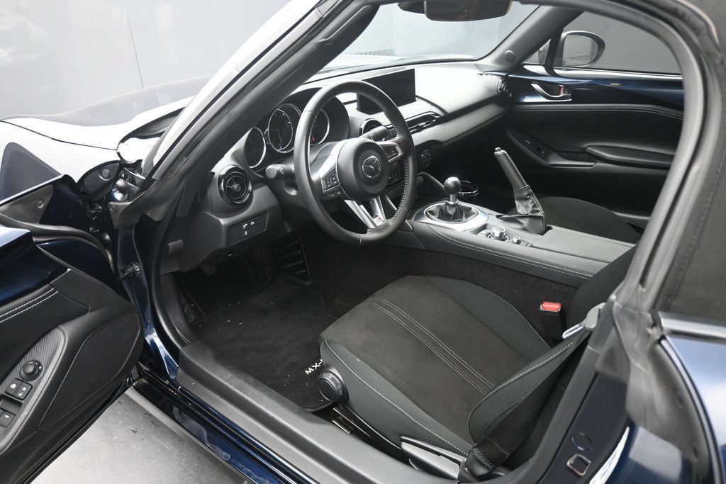 Used 2025 MAZDA MX-5 Miata Club RWD image 11