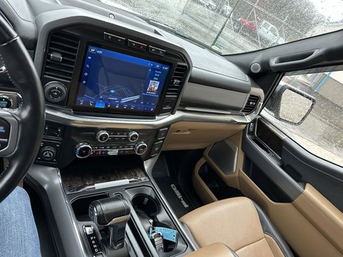 Used 2022 Ford F150 Lariat w/ Equipment Group 502A High image 11