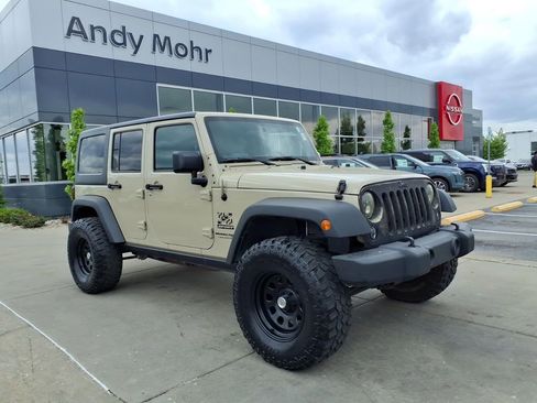 Used 2018 Jeep Wrangler Unlimited Sport w/ Connectivity Group AWD/4WD image 1