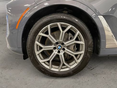 Used 2023 BMW X7 xDrive40i w/ Premium Package image 14