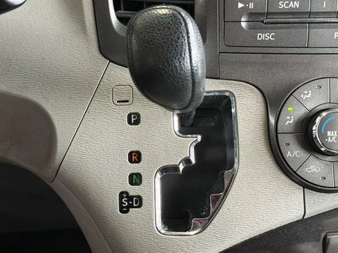 Used 2012 Toyota Sienna LE FWD image 17