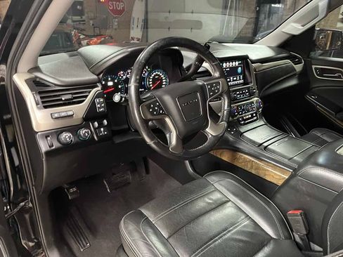 Used 2019 GMC Yukon Denali AWD/4WD image 11