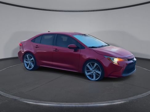 Used 2020 Toyota Corolla LE FWD image 2