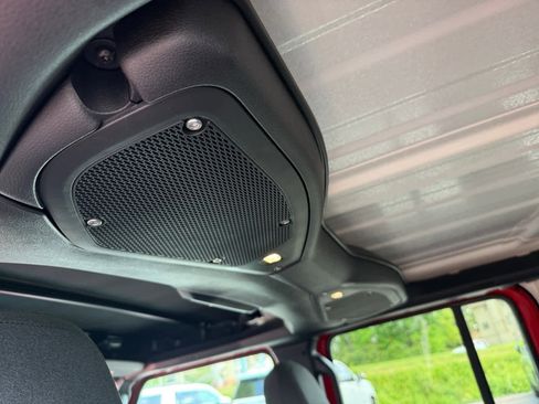 Used 2024 Jeep Wrangler Sport S image 17