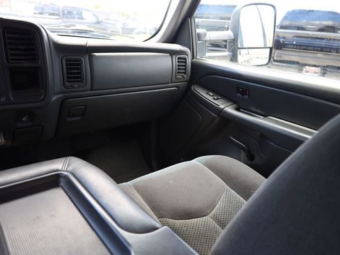 Used 2007 Chevrolet Silverado 2500 LT w/ Heavy-Duty Power Package AWD/4WD image 20
