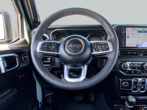 Used 2024 Jeep Wrangler Unlimited Sahara w/ Technology Group AWD/4WD image 6