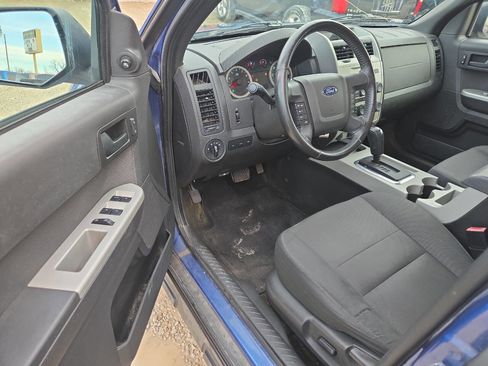 Used 2010 Ford Escape XLT image 7