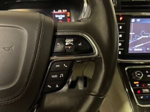 Used 2019 Lincoln Continental Reserve AWD/4WD image 31