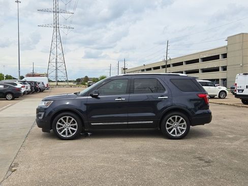 Used 2017 Ford Explorer Limited w/ Equipment Group 301A FWD image 9