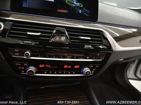 Used 2018 BMW 530e RWD image 38