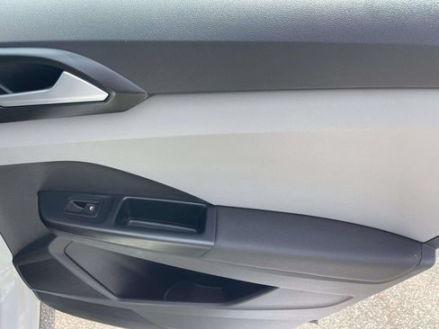 Certified 2023 Volkswagen Taos S FWD image 11