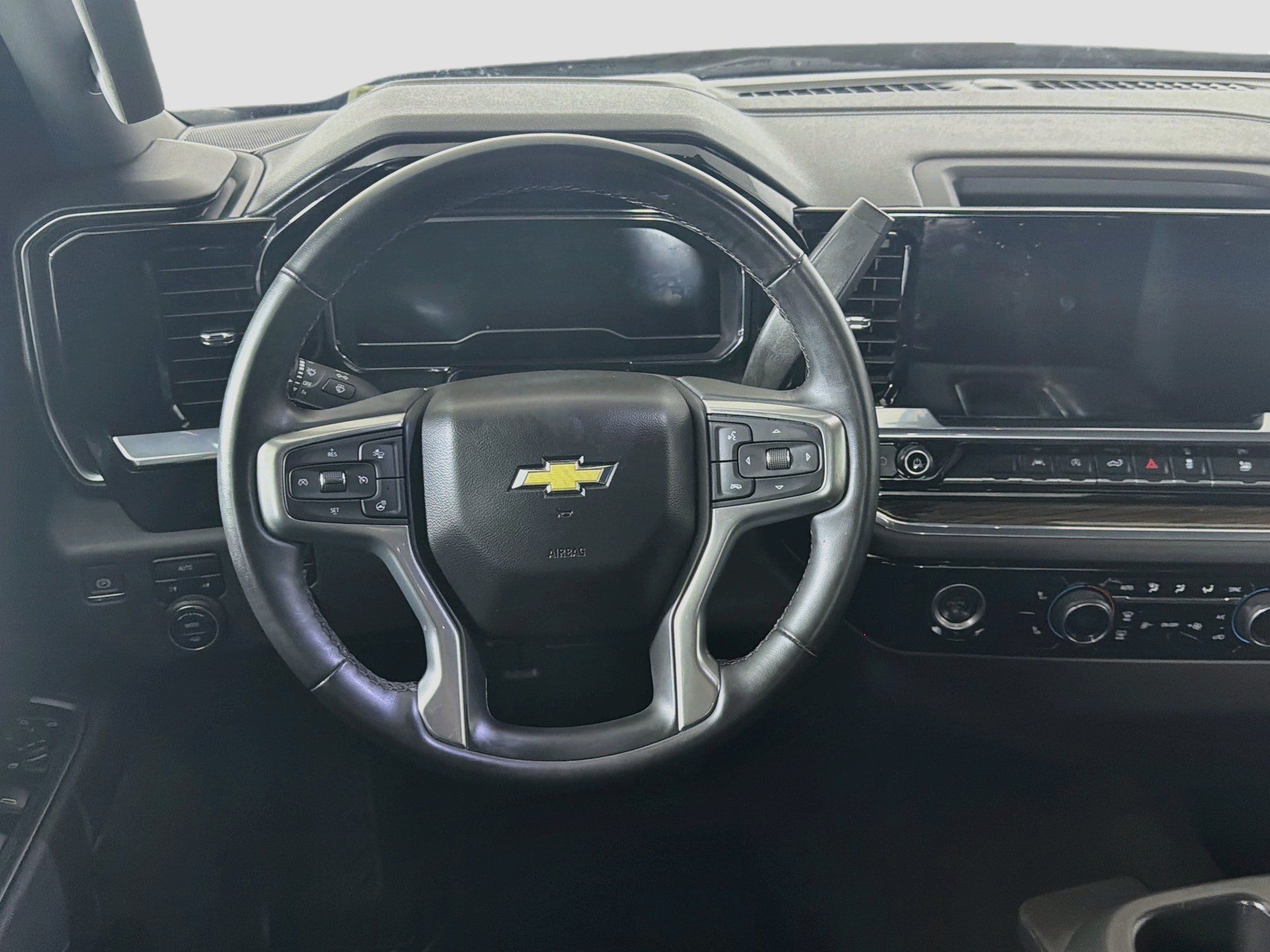 Used 2024 Chevrolet Silverado 1500 LT AWD/4WD image 17