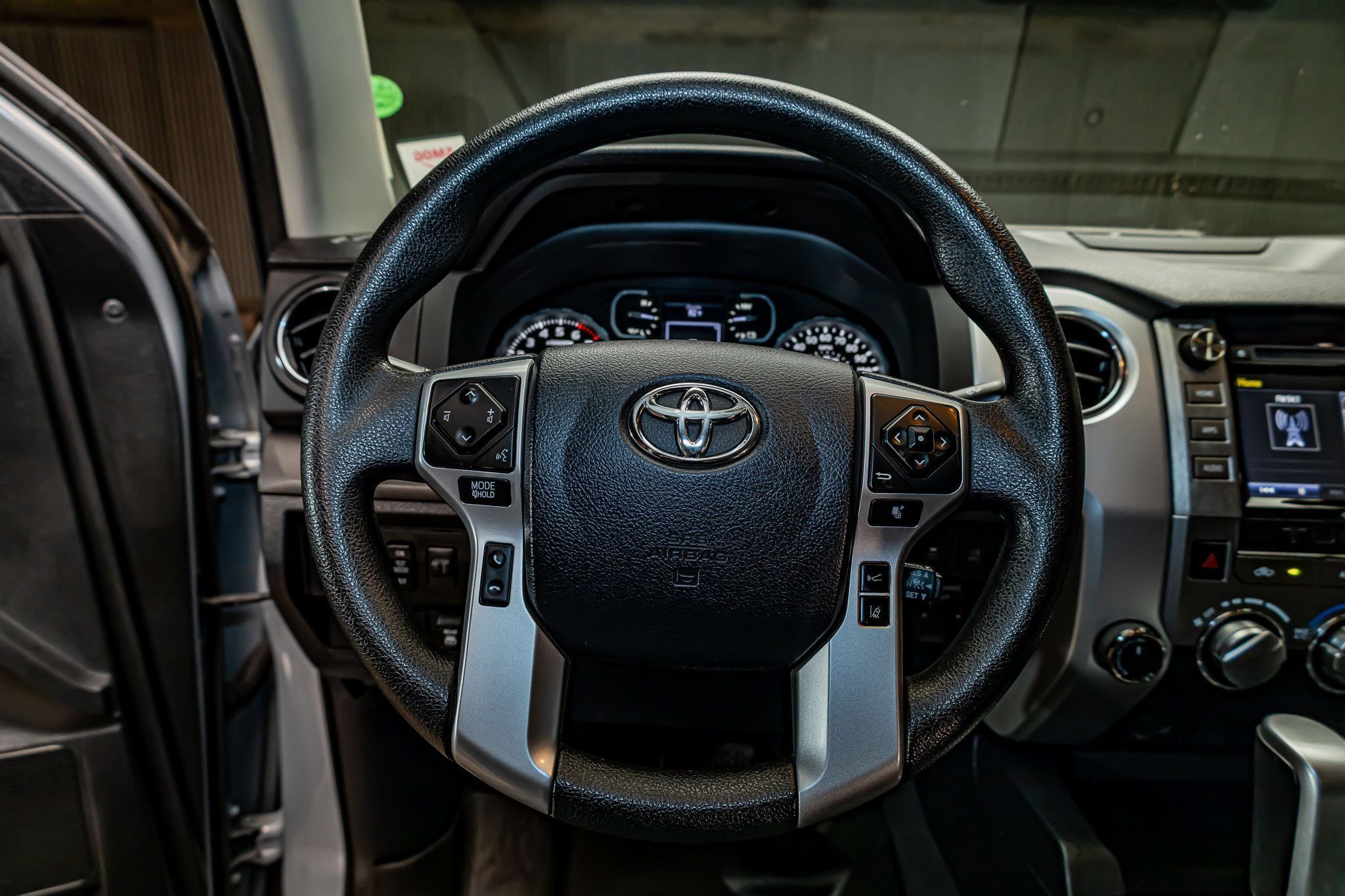 Used 2019 Toyota Tundra SR5 w/ SR5 Upgrade Package AWD/4WD image 13