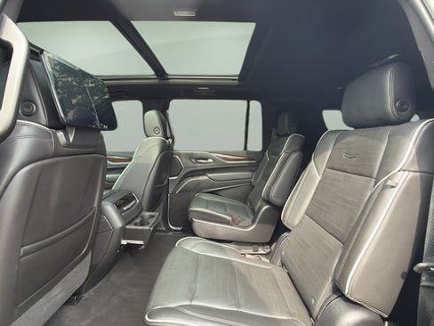 Used 2021 Cadillac Escalade ESV Premium Luxury AWD/4WD image 35