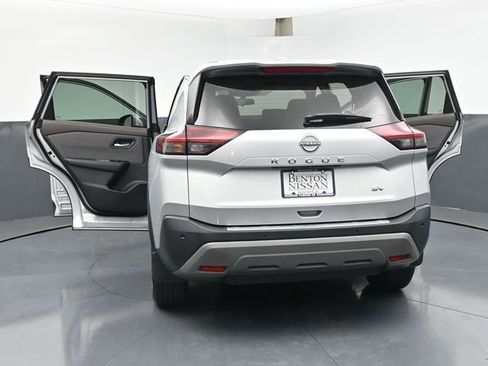 Used 2023 Nissan Rogue SV image 47