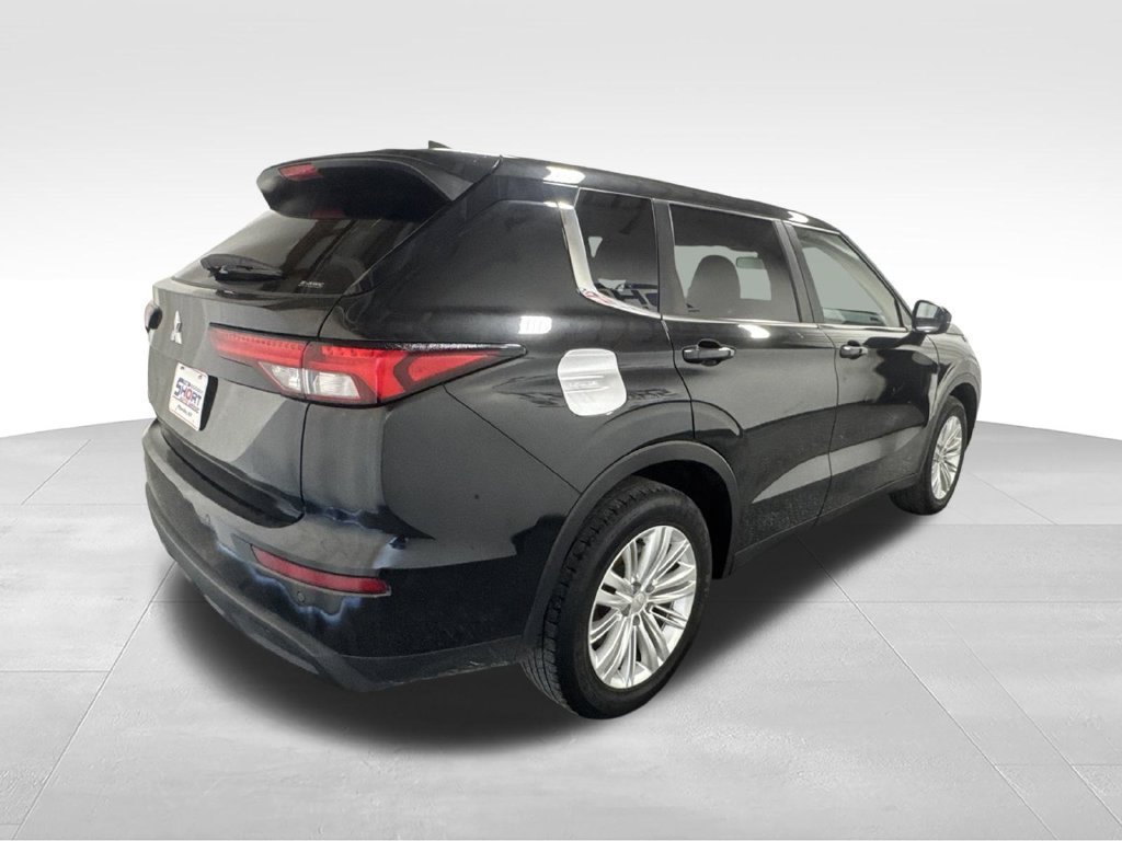Used 2022 Mitsubishi Outlander ES AWD/4WD image 6