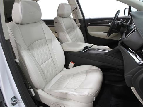 Used 2022 Buick Enclave Avenir w/ Avenir Technology Package image 18