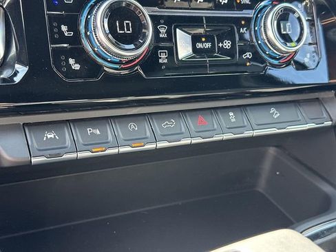 Used 2025 GMC Sierra 1500 AT4 image 38