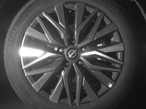 Used 2025 Nissan Altima 2.5 SV FWD image 10
