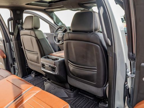 Used 2024 GMC Sierra 2500 Denali Ultimate image 31