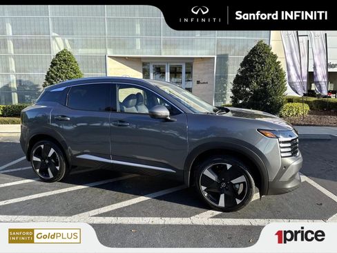 Used 2025 Nissan Kicks SR image 1