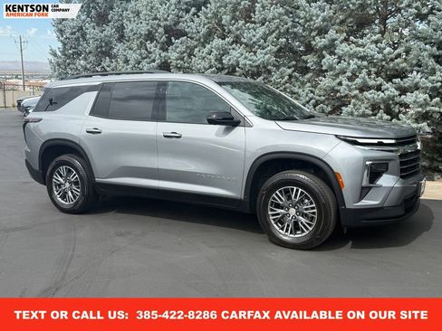 Used 2024 Chevrolet Traverse LT image 12