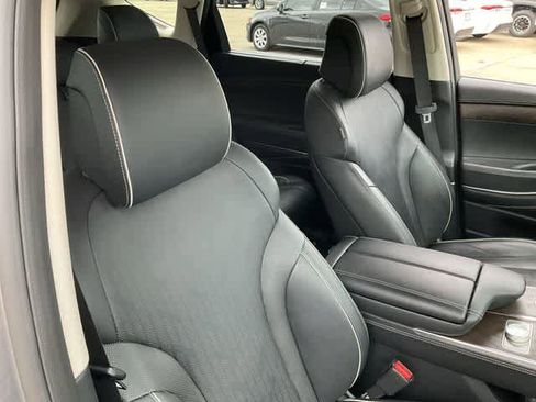 Used 2022 Genesis GV80 2.5T w/ Prestige Package 05 RWD image 18