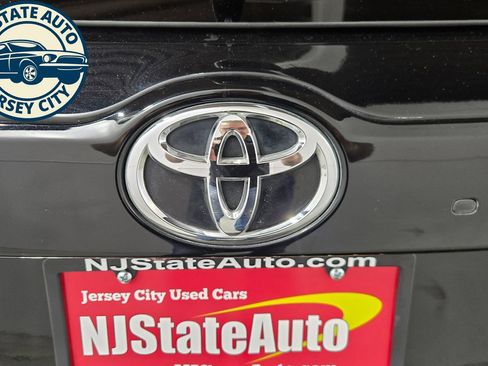 Used 2017 Toyota Highlander Limited w/ Protection Package #3 AWD/4WD image 32
