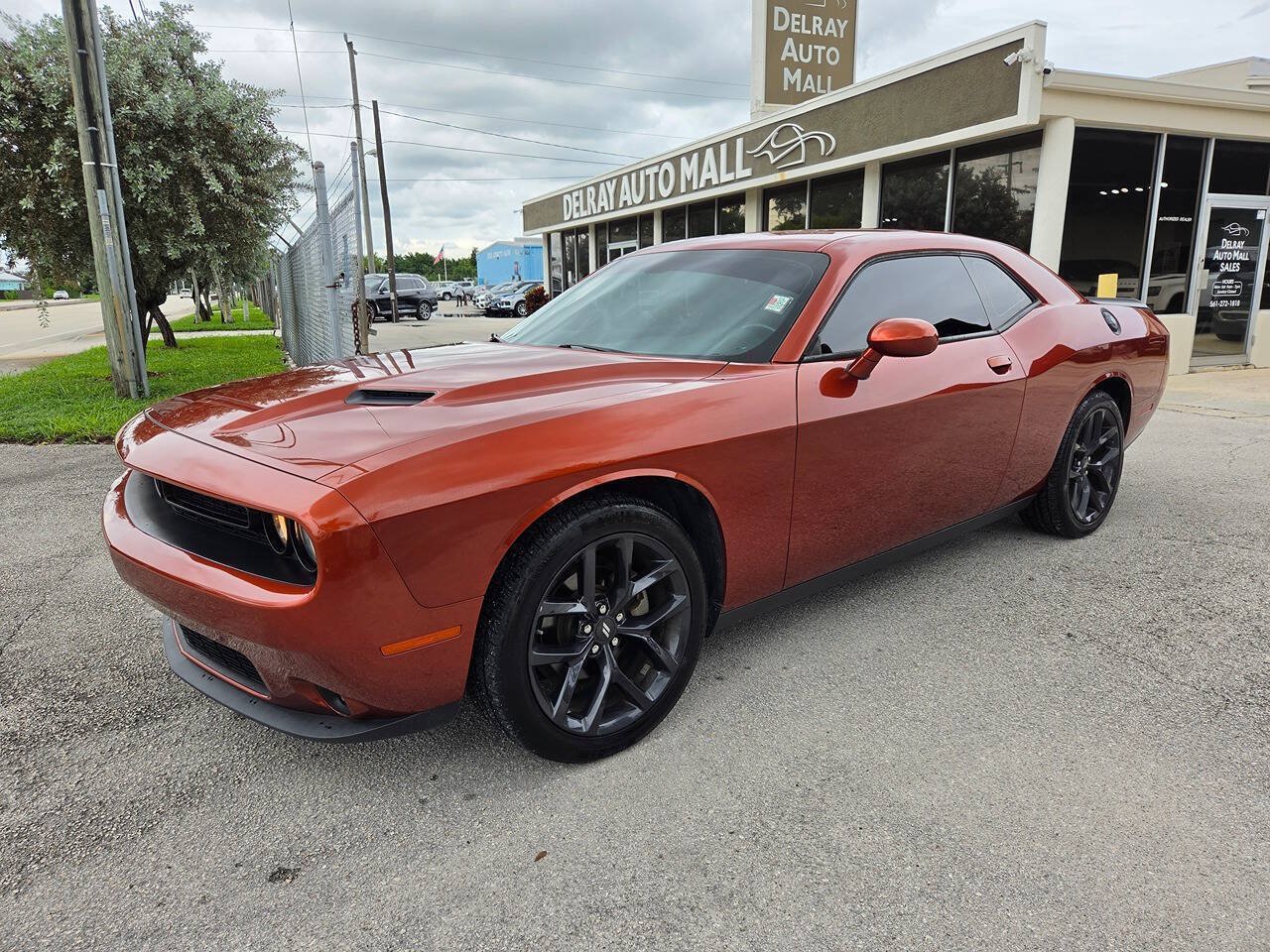 Used 2022 Dodge Challenger SXT w/ Blacktop Package RWD image 1