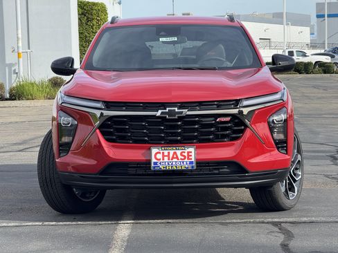 New 2026 Chevrolet Trax RS w/ Driver Confidence Package image 2