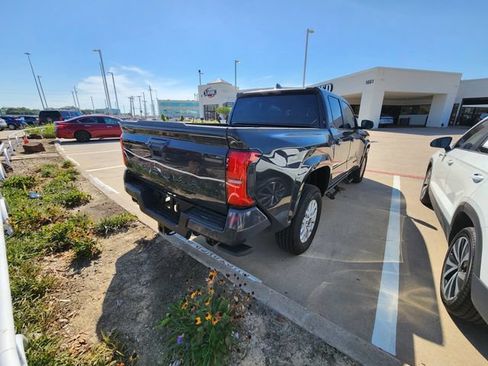 Used 2025 Toyota Tacoma SR5 RWD image 4