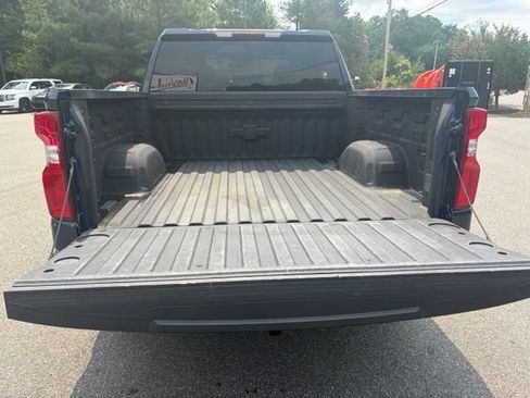 Used 2020 Chevrolet Silverado 1500 Custom w/ Custom Value Package AWD/4WD image 19