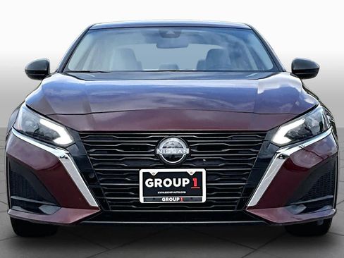Used 2025 Nissan Altima 2.5 SV FWD image 4