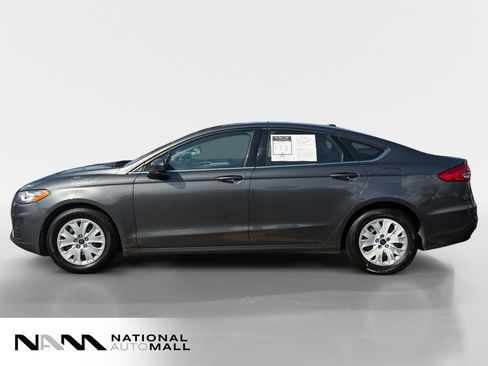 Used 2019 Ford Fusion S FWD image 2