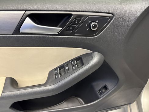 Used 2014 Volkswagen Jetta TDI FWD image 10