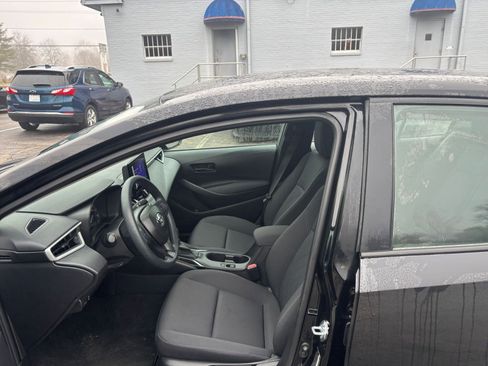Used 2025 Toyota Corolla LE image 24