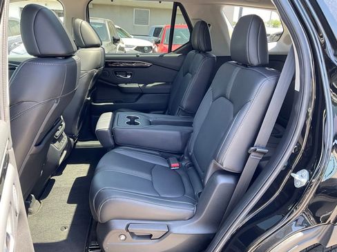 Used 2023 Honda Pilot Touring image 24