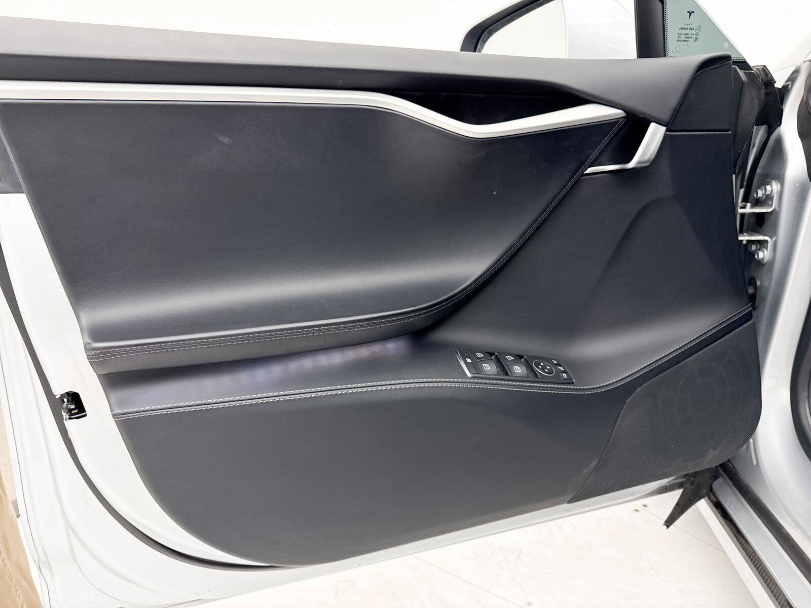 Used 2017 Tesla Model S 100D AWD/4WD image 34